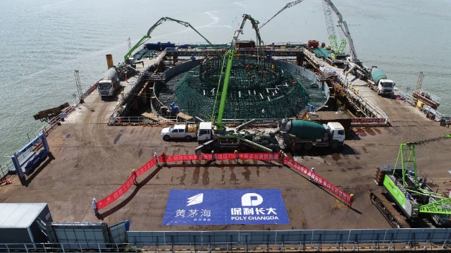 2.黄茅海大桥中塔承台浇筑完成.JPG 图片