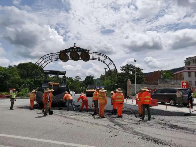 塘口道班建设开平碉楼景区道路 (2).jpg 图片