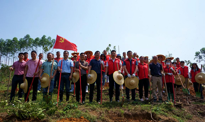 240508党建引领建设绿美生态 送训下乡助力乡村振兴 (3).jpg