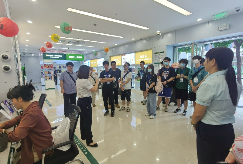 图片2:参观江海邮政就业驿站.jpg
