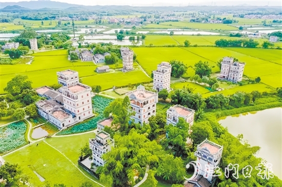 开平市充分发挥国家5A级旅游景区开平碉楼文化旅游区引擎作用，带动全市游客量和旅游收入节节攀升。