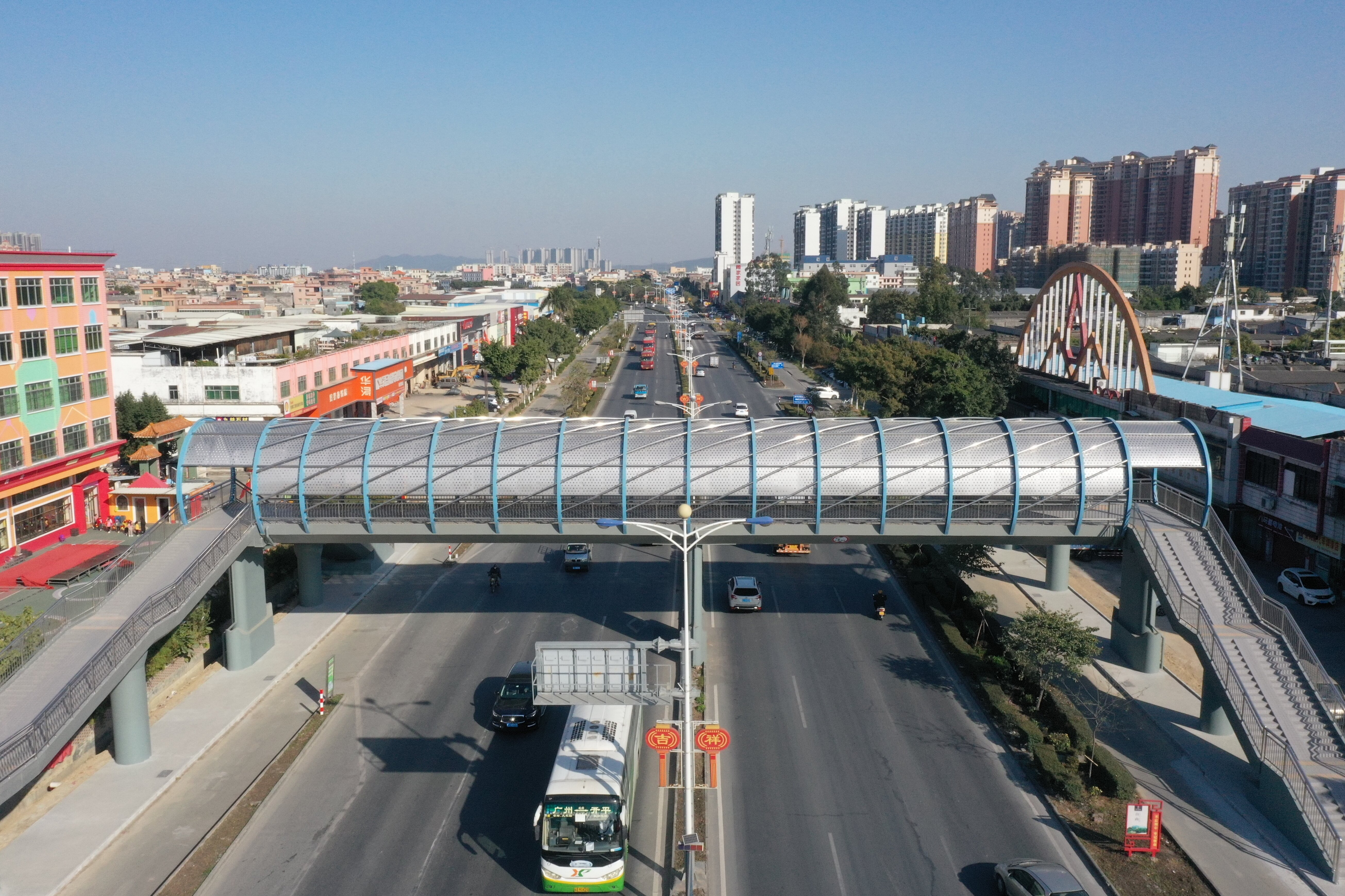 开平市百汇人行天桥.jpg