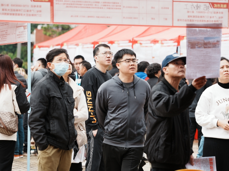图片四:江门市人力资源市场举办2025年“南粤春暖”大型公益招聘会.jpg