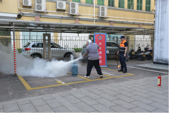 250422深化“党建+安全”机制,举办消防安全技能培训提升行动 (4).png