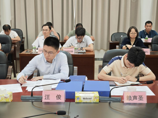 250507市自然资源局召开深入贯彻中央八项规定精神学习教育读书班暨理论学习中心组(扩大)学习会 (2).png