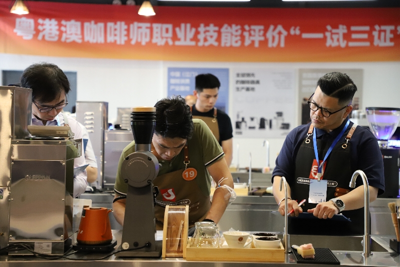 咖啡师实操照片1.jpg