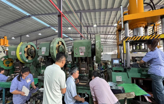 人人讲安全、个个会应急 —— 江门市开展工伤预防“进企业”行动，邀请省专家团队深入重点企业查找安全隐患 310.png