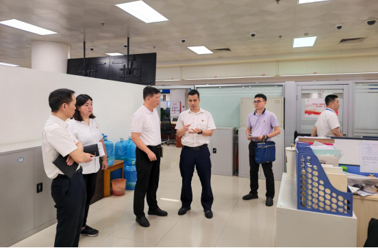 250718杨海泉到市不动产登记中心开展深入贯彻中央八项规定精神学习教育暨“四下基层”调研活动 (2).png