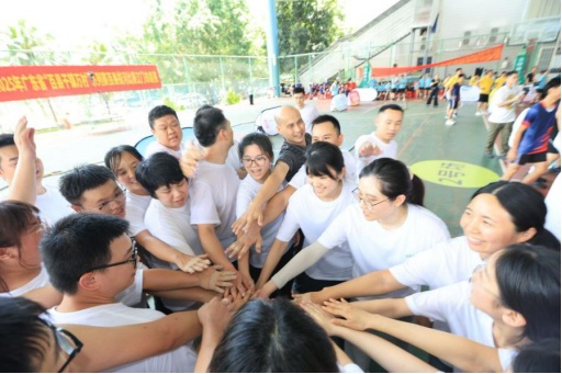 250812江门市自然资源局“磅礴自然队”在百县拔河比赛中勇创佳绩 (2).png