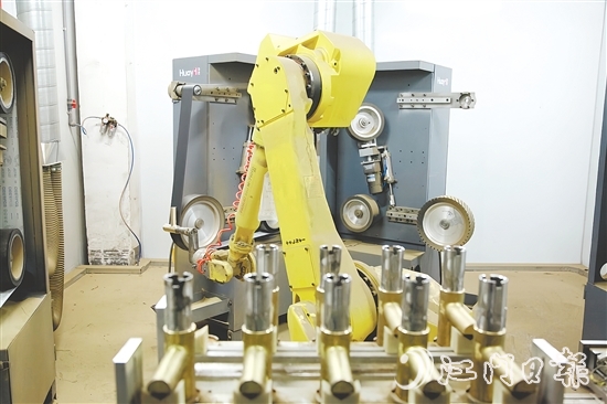 华艺卫浴通过引入工业物联网平台，提高生产效率。