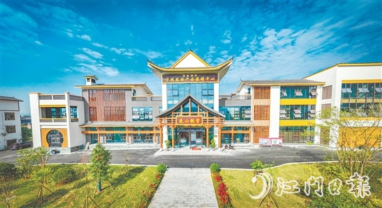 新会、宁明建好农特产品展销中心,拓宽群众增收渠道。 新会、宁明建好农特产品展销中心,拓宽群众增收渠道。