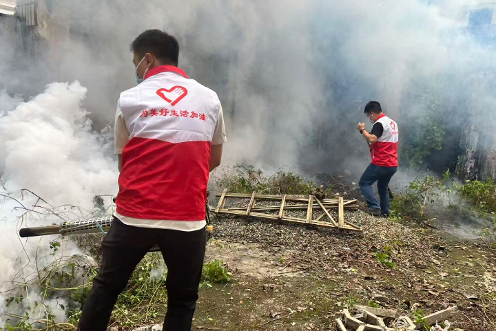 中石化组织开展消杀工作.jpg