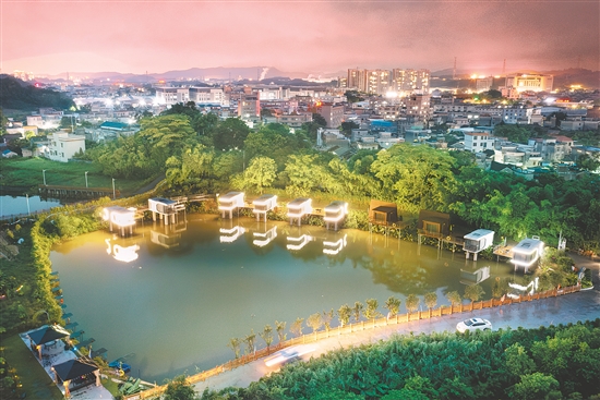 雅瑶镇陈山村“太空舱”星空民宿营地景色迷人。