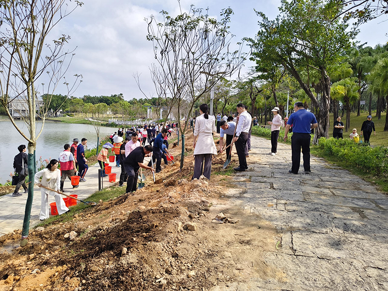 260318江门市开展2026 年全省联动推进绿美广东生态建设义务植树活动 (6).jpg