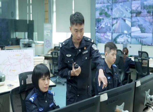 李建昀：“钢铁战警”守护平安旅途